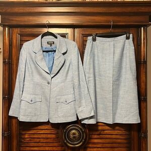 Kasper Blue 2 Piece Skirt Suit Women’s Size 6 Professional, Formal, Classic